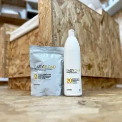 Produits de coiffure pour maîtriser les lois de la colorimétrie : poudre décolorante EasyBlond et oxydant EasyOxy.