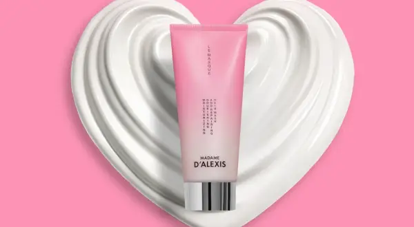 Le masque hydratant Madame D'Alexis, parfait pour savoir comment hydrater ses cheveux fins. Une texture onctueuse pour des cheveux doux.