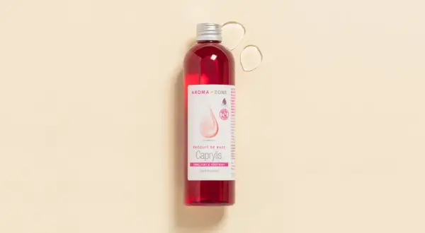 Flacon de Caprylis, un produit de base Aroma-Zone, idéal pour la douceur et la pénétration, parfait pour les soins des cheveux comme la glycérine végétale.