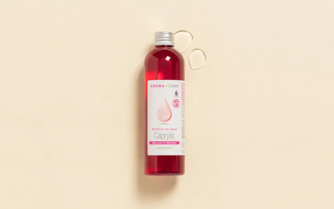 Flacon de Caprylis, un produit de base Aroma-Zone, idéal pour la douceur et la pénétration, parfait pour les soins des cheveux comme la glycérine végétale.