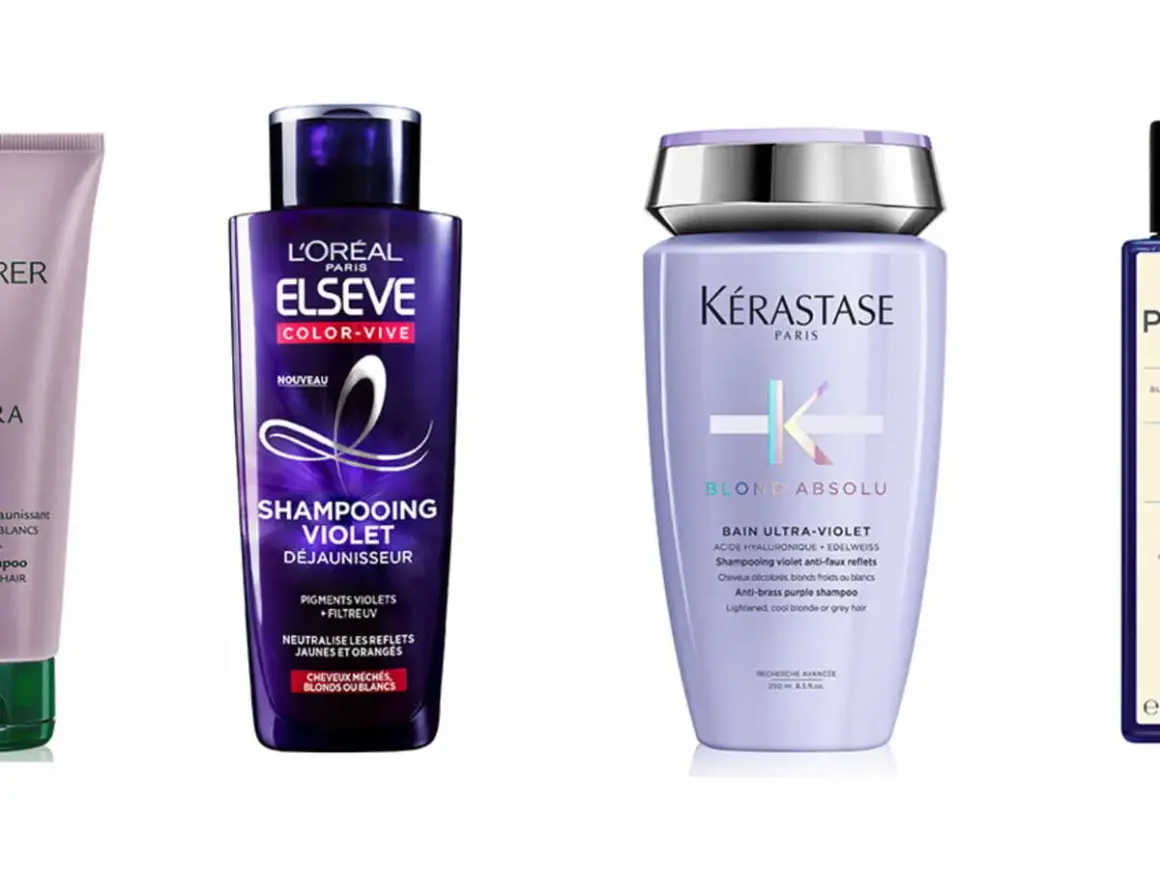 Trois flacons de shampoing violet ou bleu pour cheveux blonds, méchés ou blancs.