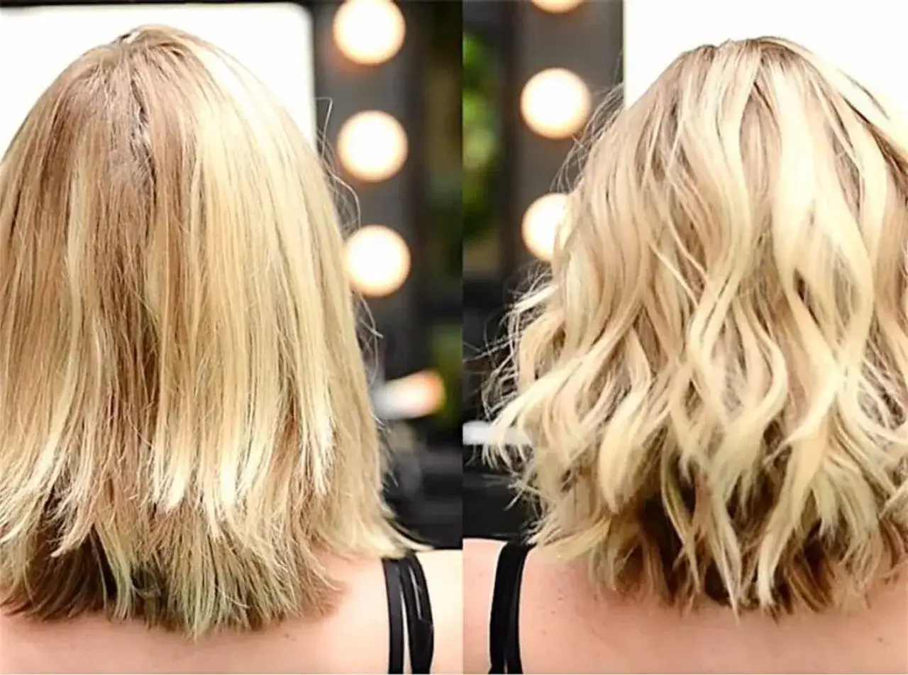 Avant/après : des cheveux blonds lisses transformés en un brushing bouclé court et volumineux.